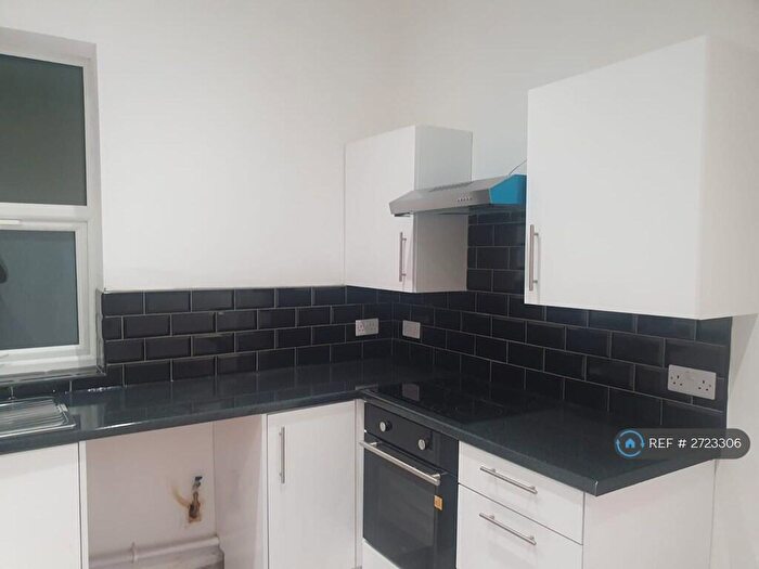 1 Bedroom Flat To Rent In Warkworth House, Northampton, NN1