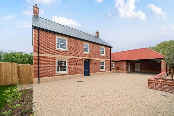 4 Bedroom Detached House For Sale In Aubreys Yard, Poulshot, SN10