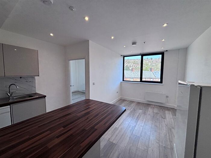 1 Bedroom Flat To Rent In Victoria House -, Desborough Street, High Wycombe, HP11