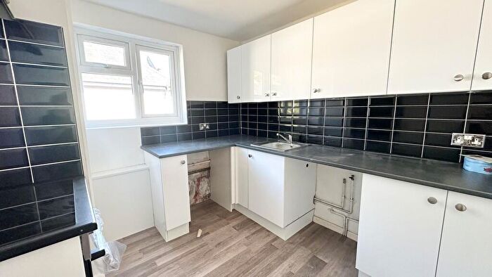2 Bedroom Flat To Rent In Alexandra Court, Alexandra Road, Southend-on-Sea, SS1