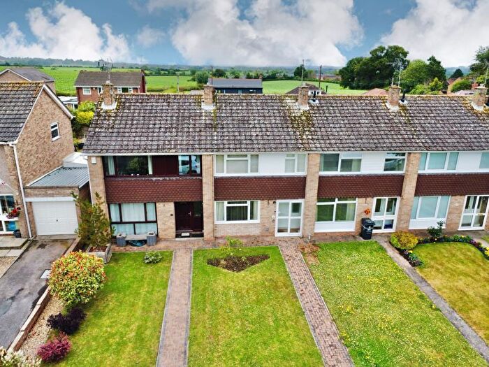 3 Bedroom Terraced House For Sale In Southfield Close, Taunton, TA2