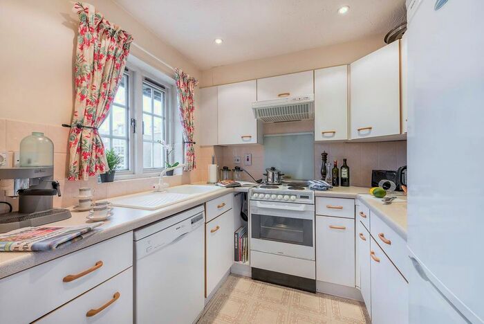 1 Bedroom Flat To Rent In Selhurst Close, Wimbledon Common, London, SW19