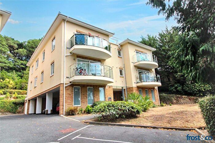 2 Bedroom Flat For Sale In Springfield Road, Poole, Dorset, BH14