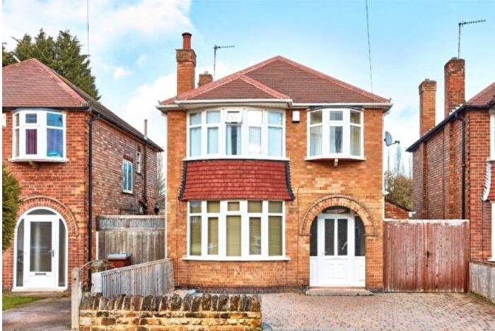 3 Bedroom Detached House To Rent In Seaford Avenue, Wollaton, Nottingham, NG8