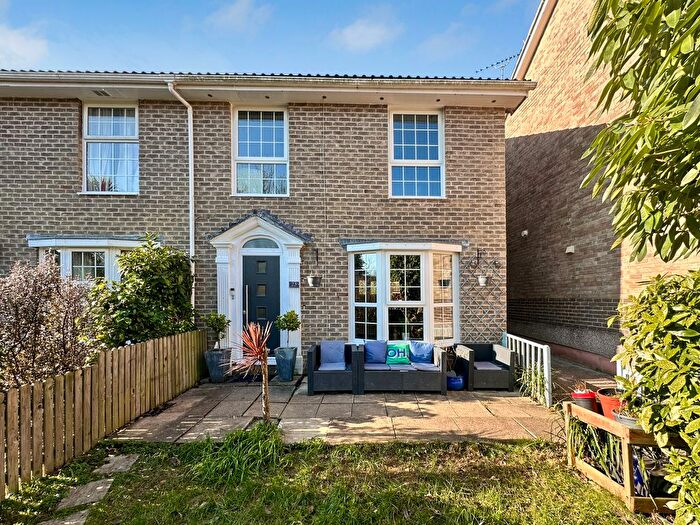 3 Bedroom End Terrace House For Sale In Merrick Avenue, Truro, TR1