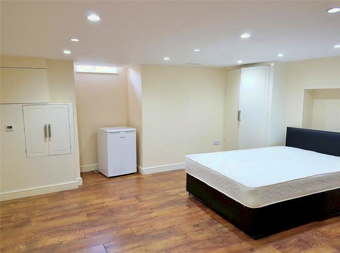 Studio To Rent In Garlands Road, Redhill, Surrey, RH1