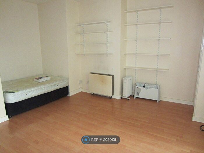 Studio To Rent In Baker Street, Glasgow, G41
