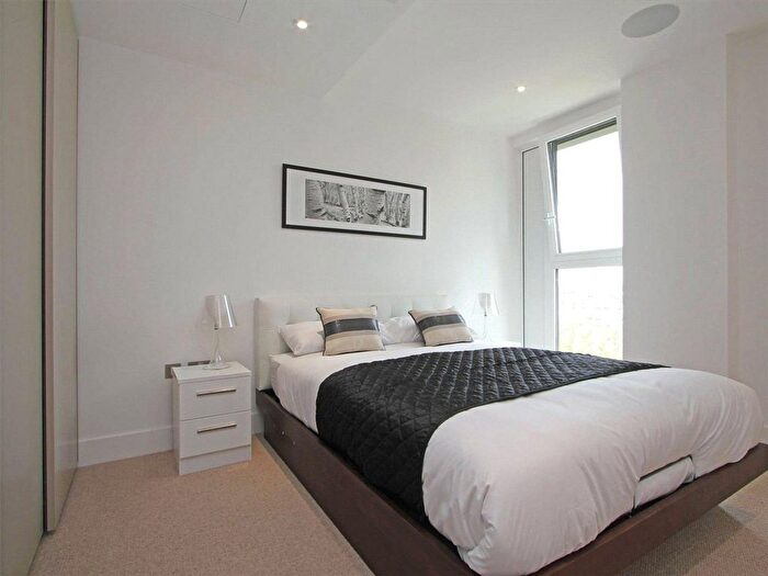1 Bedroom Flat To Rent In Central Avenue, Imperial Wharf, London, SW6