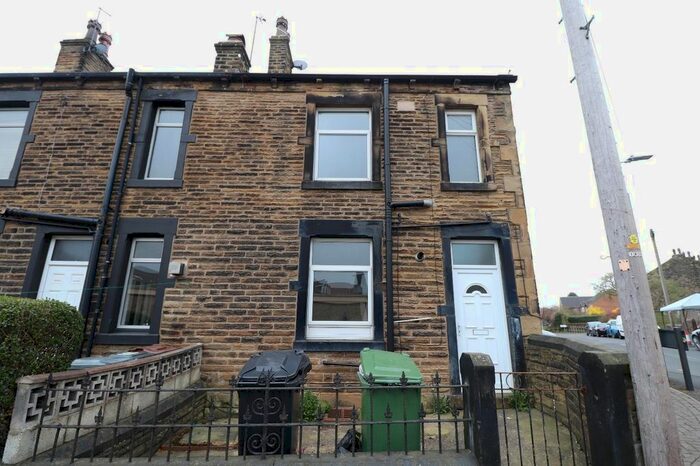 2 Bedroom Detached House To Rent In Fountain Street, Morley, Leeds, West Yorkshire, LS27