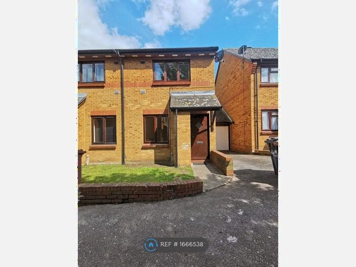2 Bedroom Terraced House To Rent In Grays, Grays, RM17