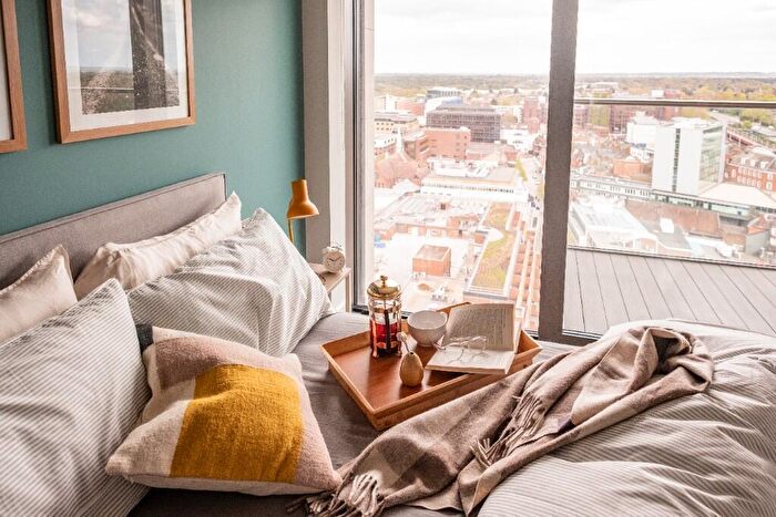 2 Bedroom Apartment To Rent In Commercial Way, Woking, Surrey, GU21