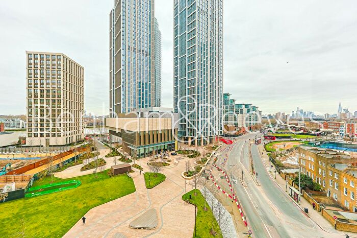 2 Bedroom Flat To Rent In Viaduct Gardens, London, SW11