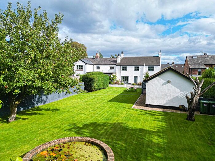 4 Bedroom Semi-Detached House For Sale In Hadlow Road, Willaston, CH64