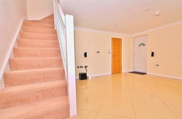 1 Bedroom Flat To Rent In Guildford Road, Bisley, Woking, Surrey, GU24