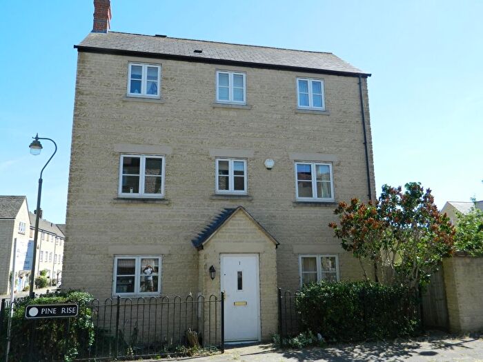 3 Bedroom Semi-Detached House To Rent In Pine Rise, Witney, OX28