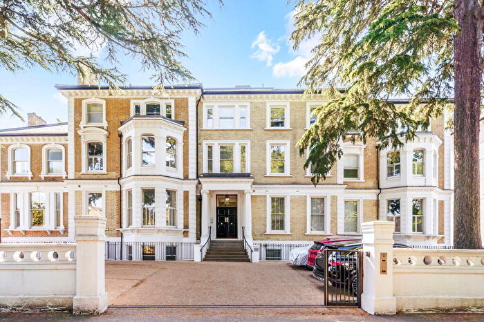 2 Bedroom Flat For Sale In Langley Road, Surbiton, KT6