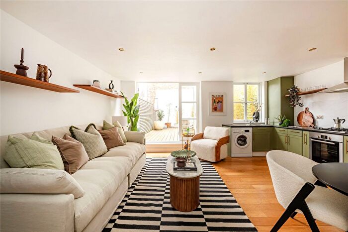 2 Bedroom Flat For Sale In Portobello Road, Notting Hill, London, W11
