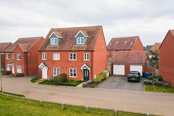 3 Bedroom Semi-Detached House For Sale In Field View, Bodicote, OX15