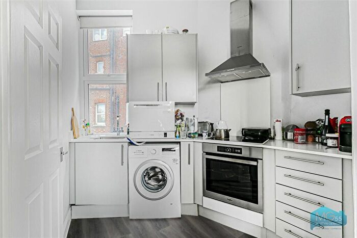 2 Bedroom Maisonette To Rent In Exchange Buildings, St. Albans Road, High Barnet, Hertfordshire, EN5