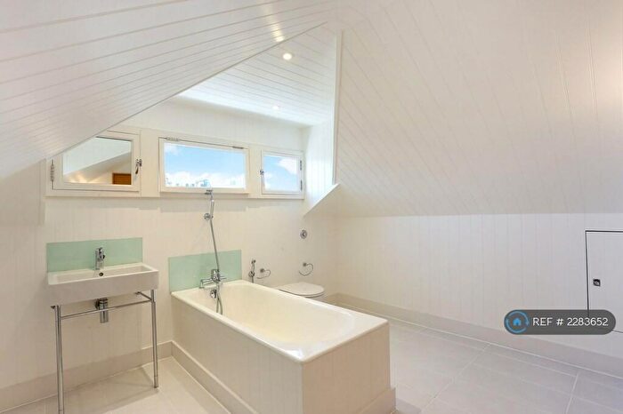 2 Bedroom Flat To Rent In Drayton Gardens, London, SW10