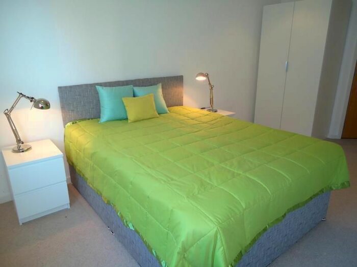 2 Bedroom Flat To Rent In The Gateway West, East Street LS9