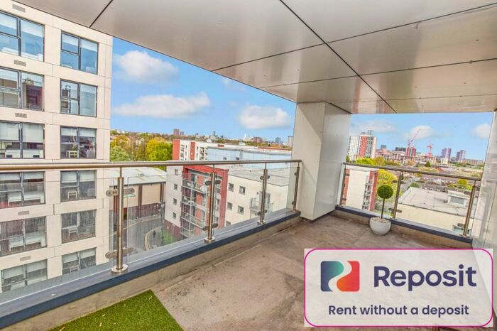 2 Bedroom Apartment To Rent In The Exchange, Elmira Way, Salford, M5