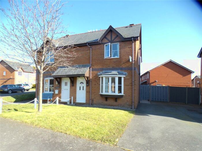 3 Bedroom Semi-Detached House To Rent In Maes Meddyg, Caernarfon, Gwynedd, LL55