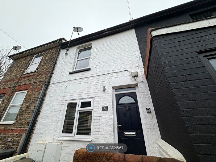 2 Bedroom Terraced House To Rent In Sidney Road, Rochester, ME1