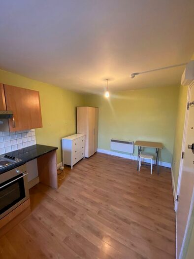 Studio To Rent In Willesden High Road, Lon, NW10