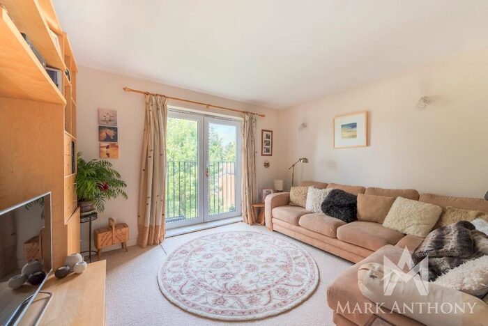 2 Bedroom Flat To Rent In Celandine Grove, London, N14