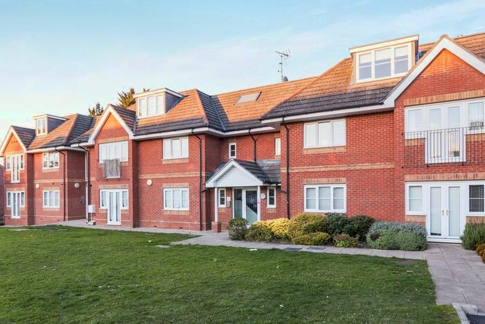 2 Bedroom Flat To Rent In Havelock Road, Wokingham, RG41