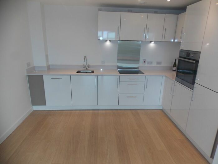 2 Bedroom Flat To Rent In Atkins Square, Dalston Lane, London, E8