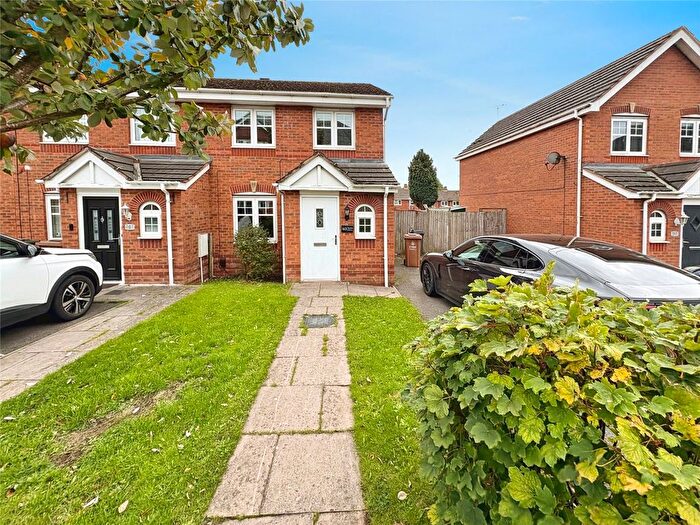 3 Bedroom End Terrace House To Rent In Squires Grove, Willenhall, West Midlands, WV12