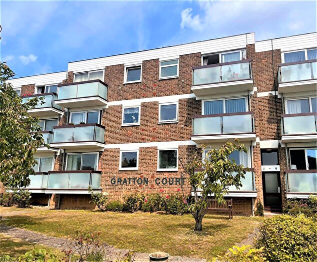 2 Bedroom Flat To Rent In Cooden Drive, Bexhill On Sea, TN39