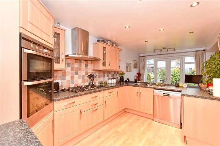 4 Bedroom Semi Detached House For Sale In Stephen Avenue, South Hornchurch, Essex, RM13