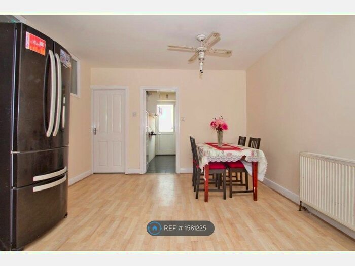 4 Bedroom Terraced House To Rent In Lynton Road, Harrow, HA2