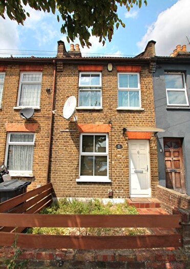 2 Bedroom Terraced House To Rent In Perrymans Farm Road, Ilford, Newburypark, Ig6