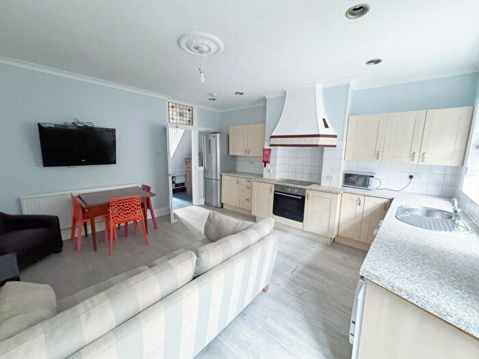 4 Bedroom Terraced House To Rent In Hotwell Road, Bristol, BS8
