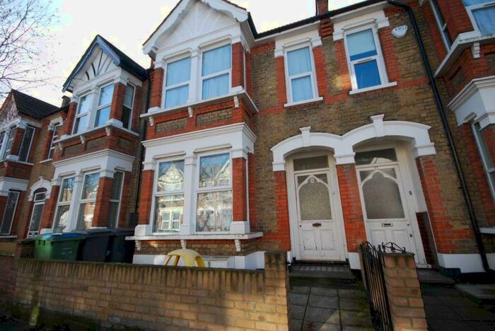2 Bedroom Flat To Rent In Burgley Road, Leytonstone, E11
