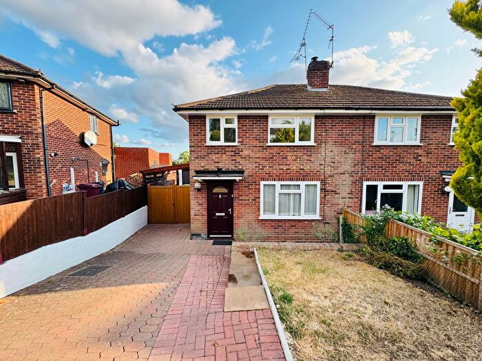 3 Bedroom Semi-Detached House To Rent In Birdhill Avenue, Reading, RG2