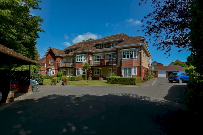 2 Bedroom Apartment To Rent In Milton Road, Bournemouth, BH8