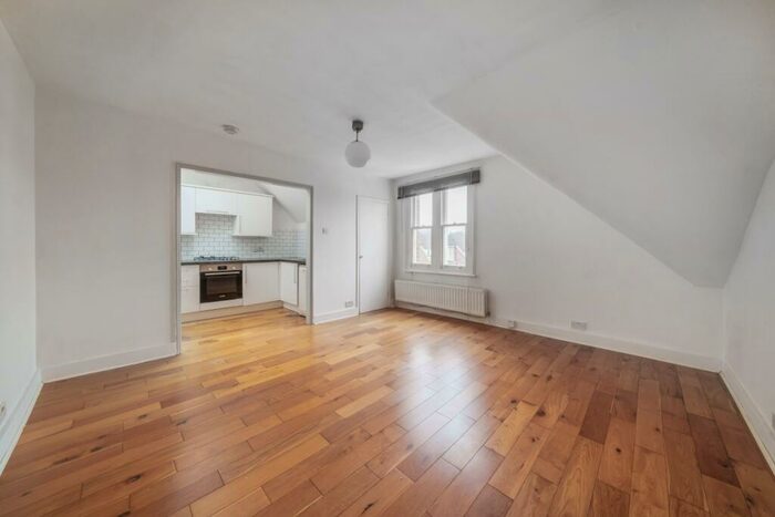1 Bedroom Flat To Rent In Ferme Park Road London, N8
