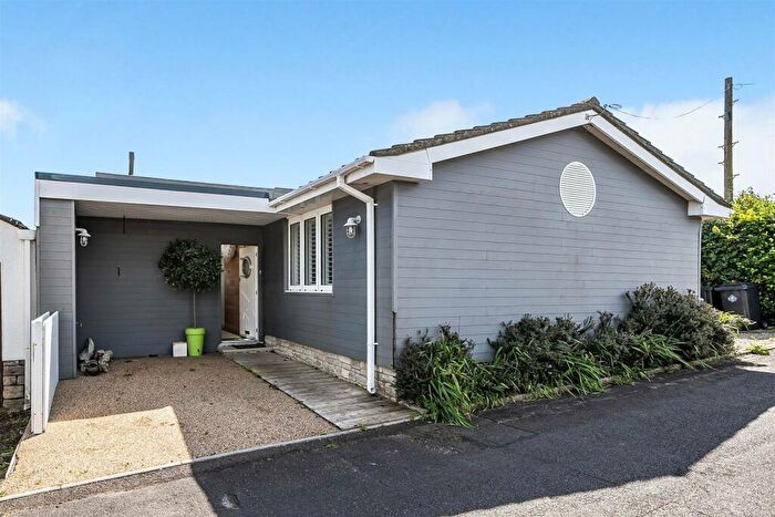3 Bedroom Bungalow For Sale In Ballard Estate, Swanage, BH19