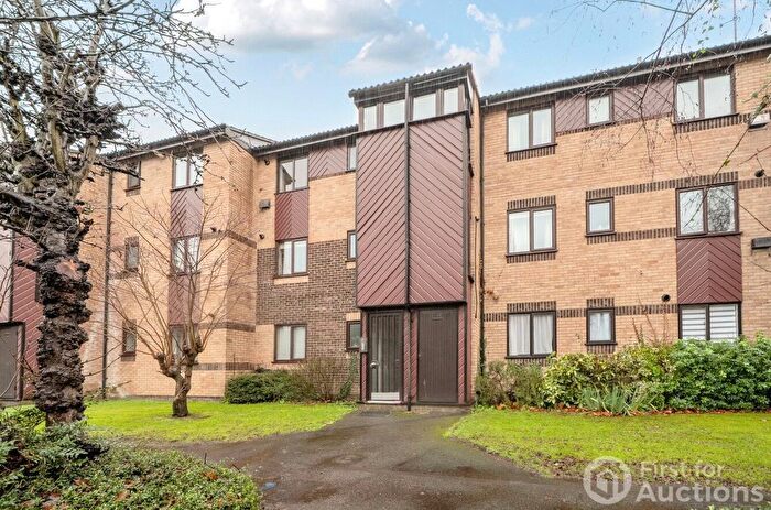 1 Bedroom Flat For Sale In St. Pauls Court, Reading, Berkshire, RG1