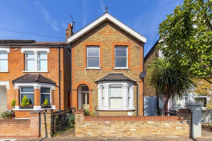 1 Bedroom Flat To Rent In Chatham Road, Norbiton, Kingston Upon Thames, KT1