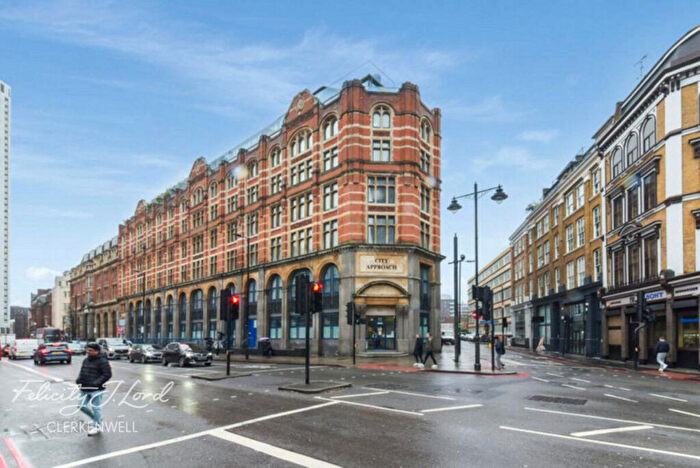 2 Bedroom Apartment To Rent In City Road, London, EC1V