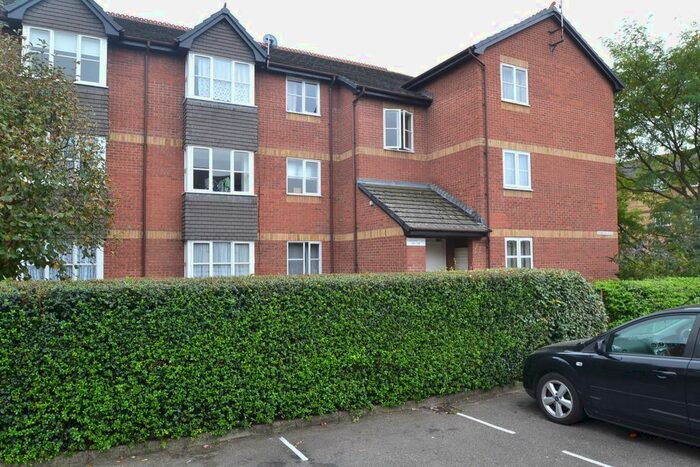 1 Bedroom Flat To Rent In Stubbs Drive, London, SE16