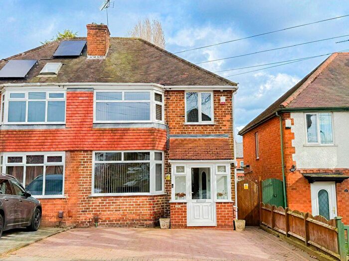 3 Bedroom Semi Detached House For Sale In Dunvegan Road, Birmingham, B24