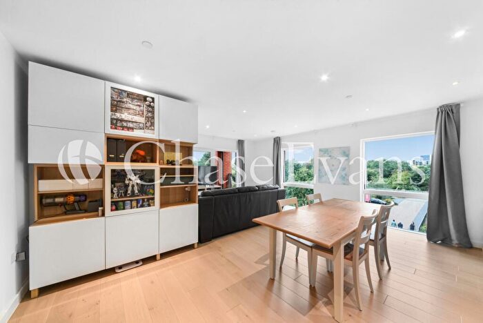 3 Bedroom Flat To Rent In Thonrey Close, Colindale, London, NW9