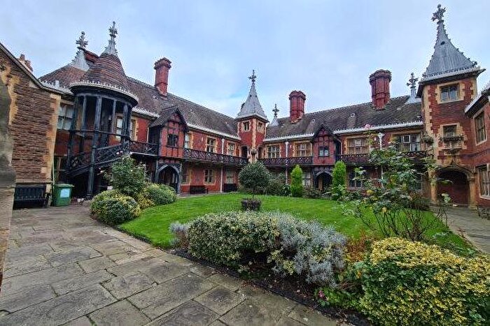 1 Bedroom Flat To Rent In The Three Kings Court, Bristol, BS1